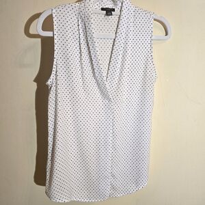 Ann Taylor XSP sleeveless, v-neck blouse